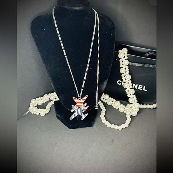 Chanel airline necklace 💙 - Picture 1 of 5